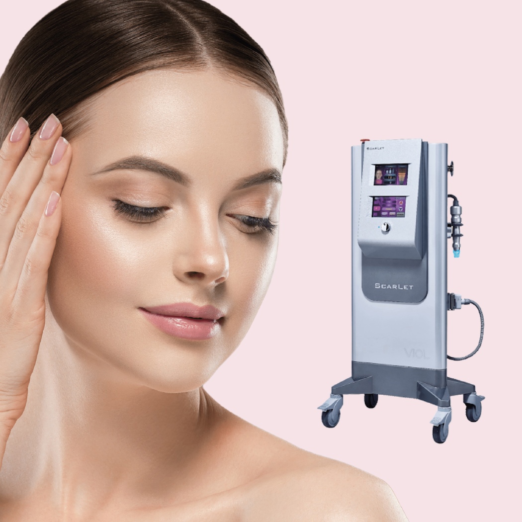 Hospital doctors examine patients so that